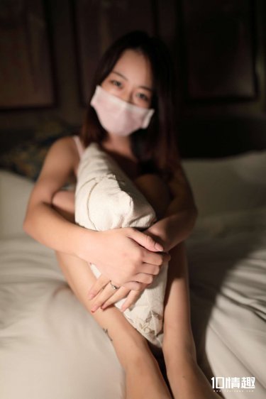 女人张开腿让男人桶爽免